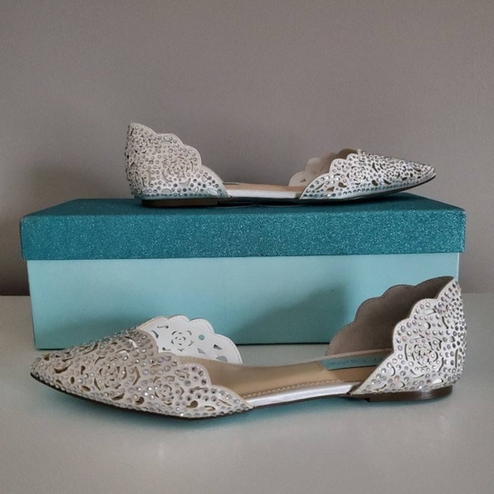 Betsey Johnson Lucy Flats Size 7.5